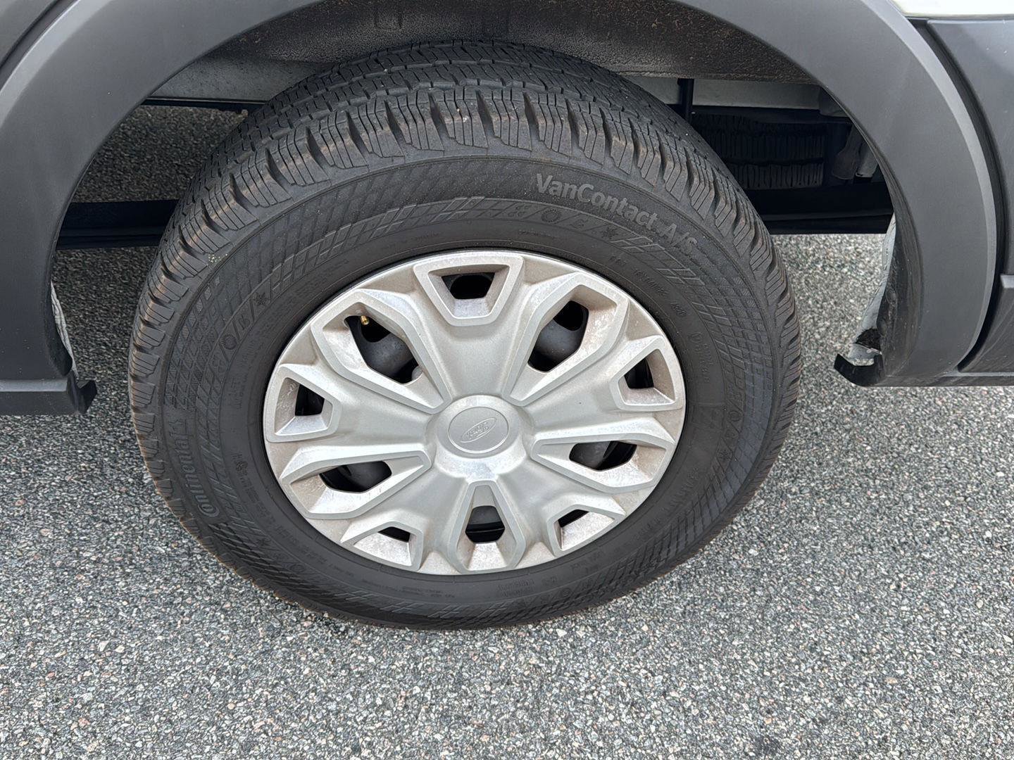 Used 2021 Ford Transit 350 XLT image 29