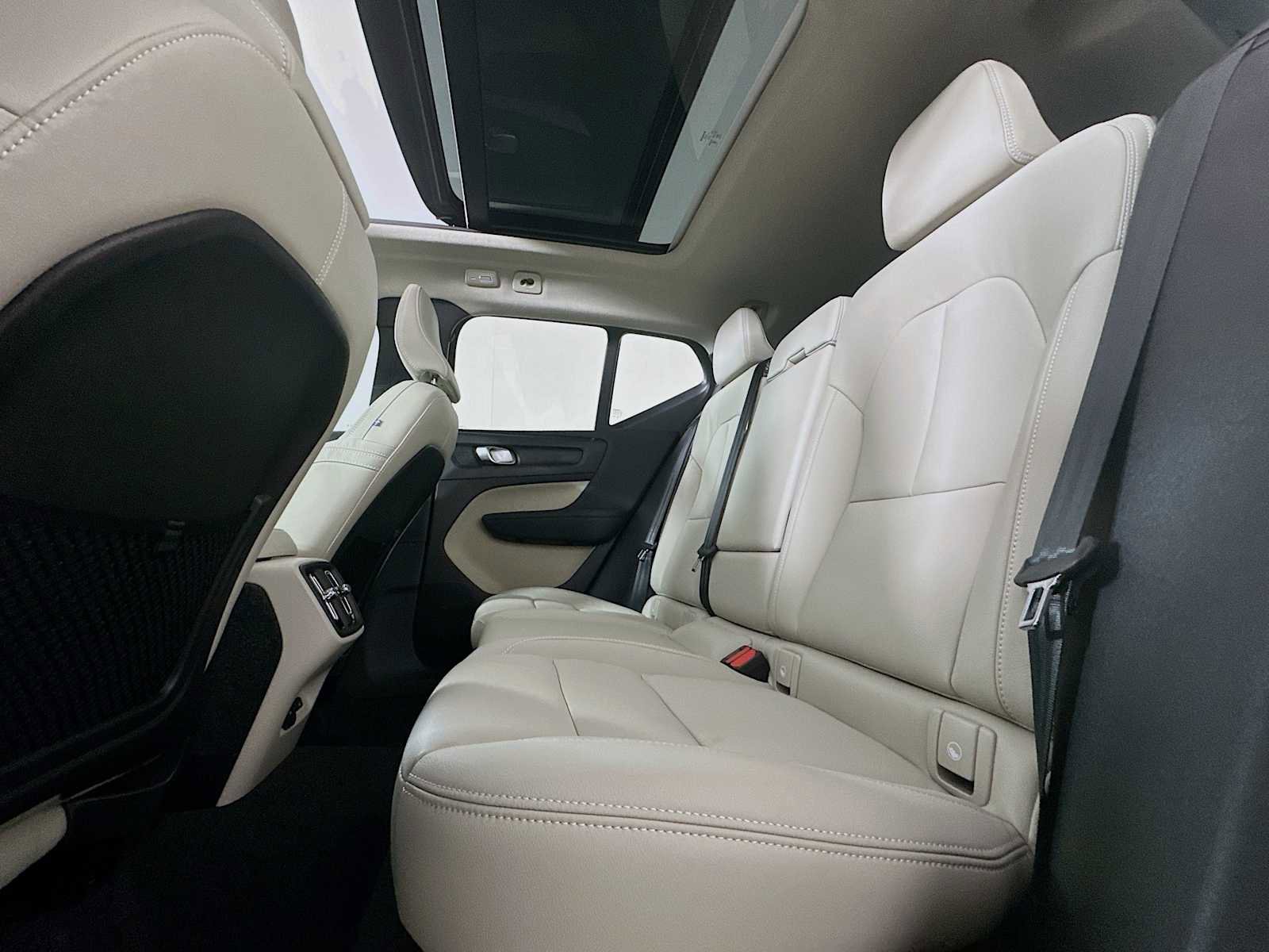 New 2026 Volvo XC40 B5 Plus w/ Protection Package Premier image 22