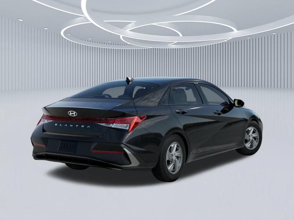New 2026 Hyundai Elantra SE FWD image 4