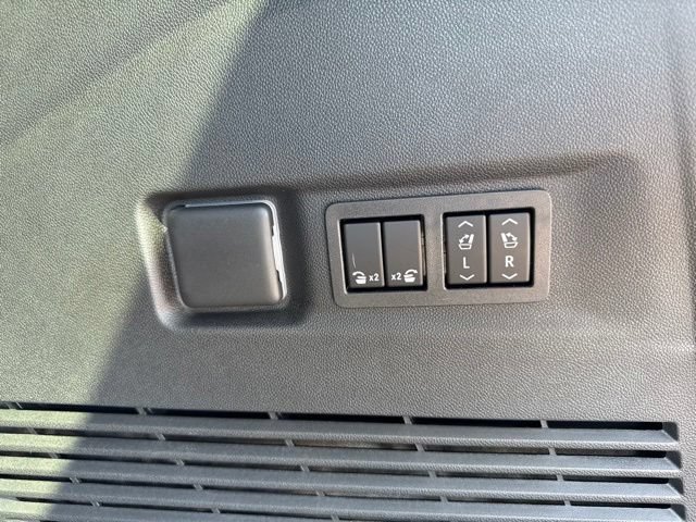 New 2026 Chevrolet Suburban Premier w/ Sun And Tow Package AWD/4WD image 40