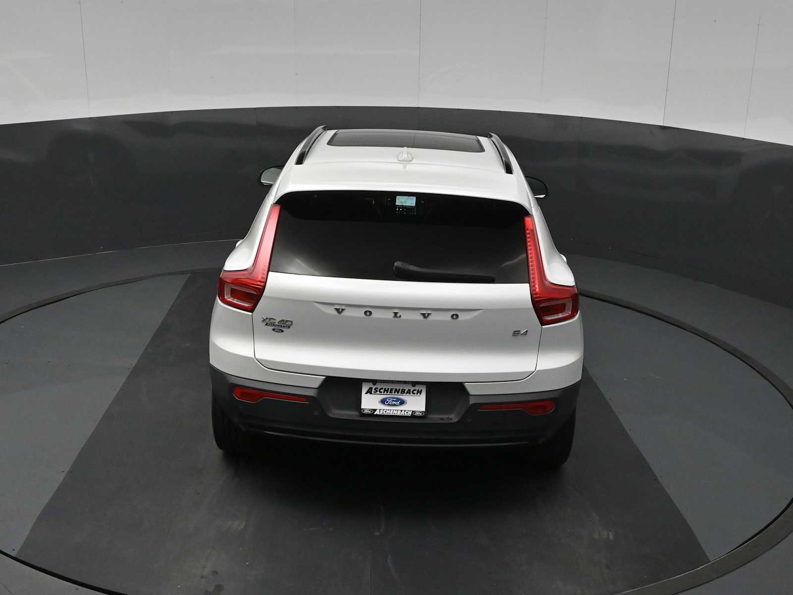 Used 2023 Volvo XC40 B4 Ultimate FWD image 25