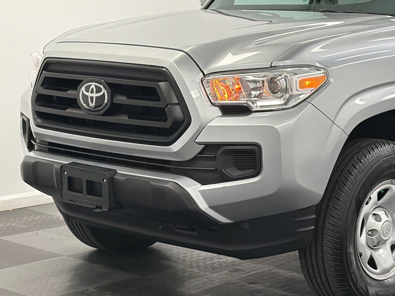 Used 2023 Toyota Tacoma SR image 2
