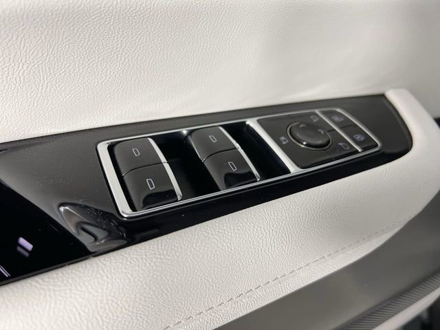 Used 2026 Cadillac Vistiq Sport image 24