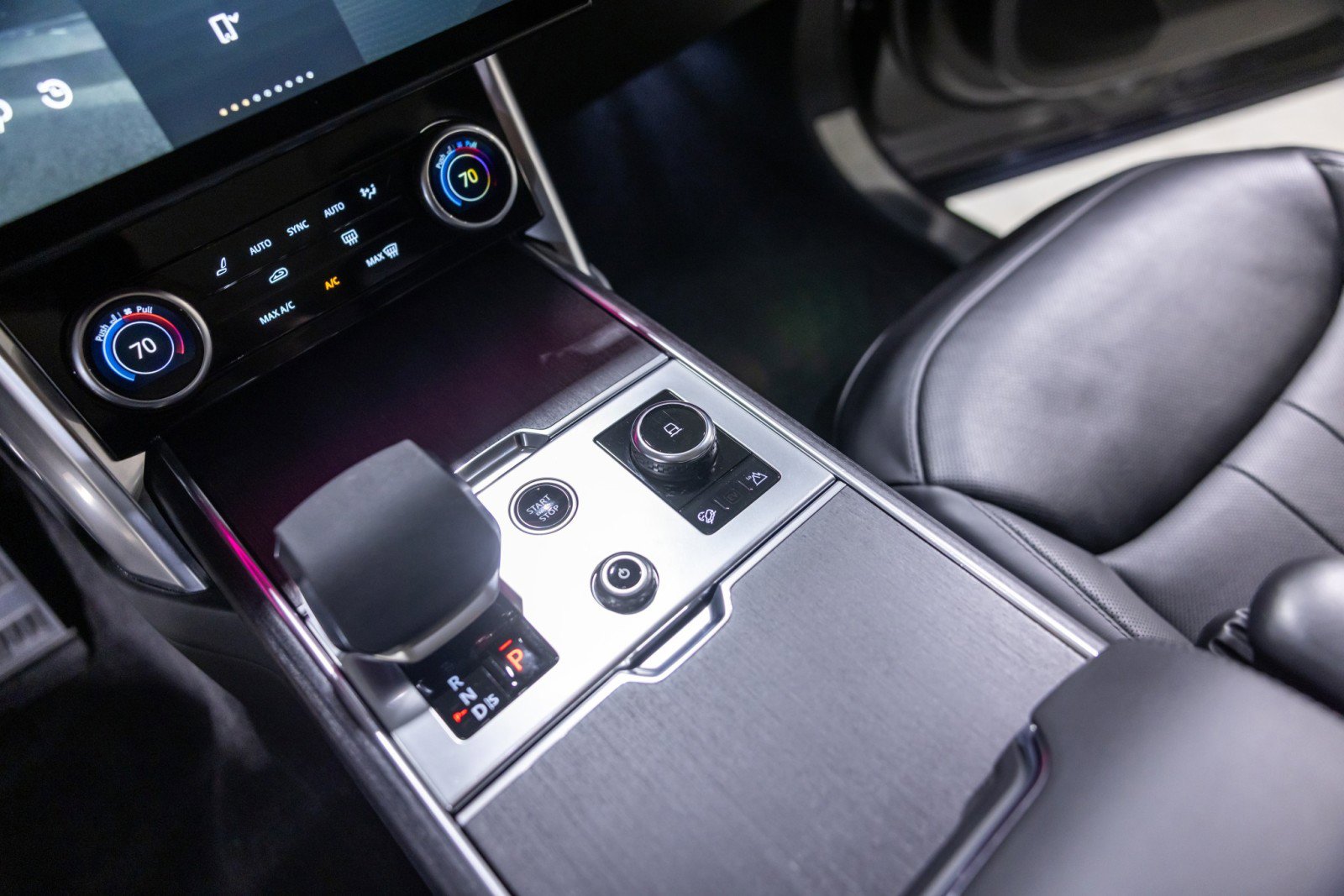 Used 2023 Land Rover Range Rover SE image 45