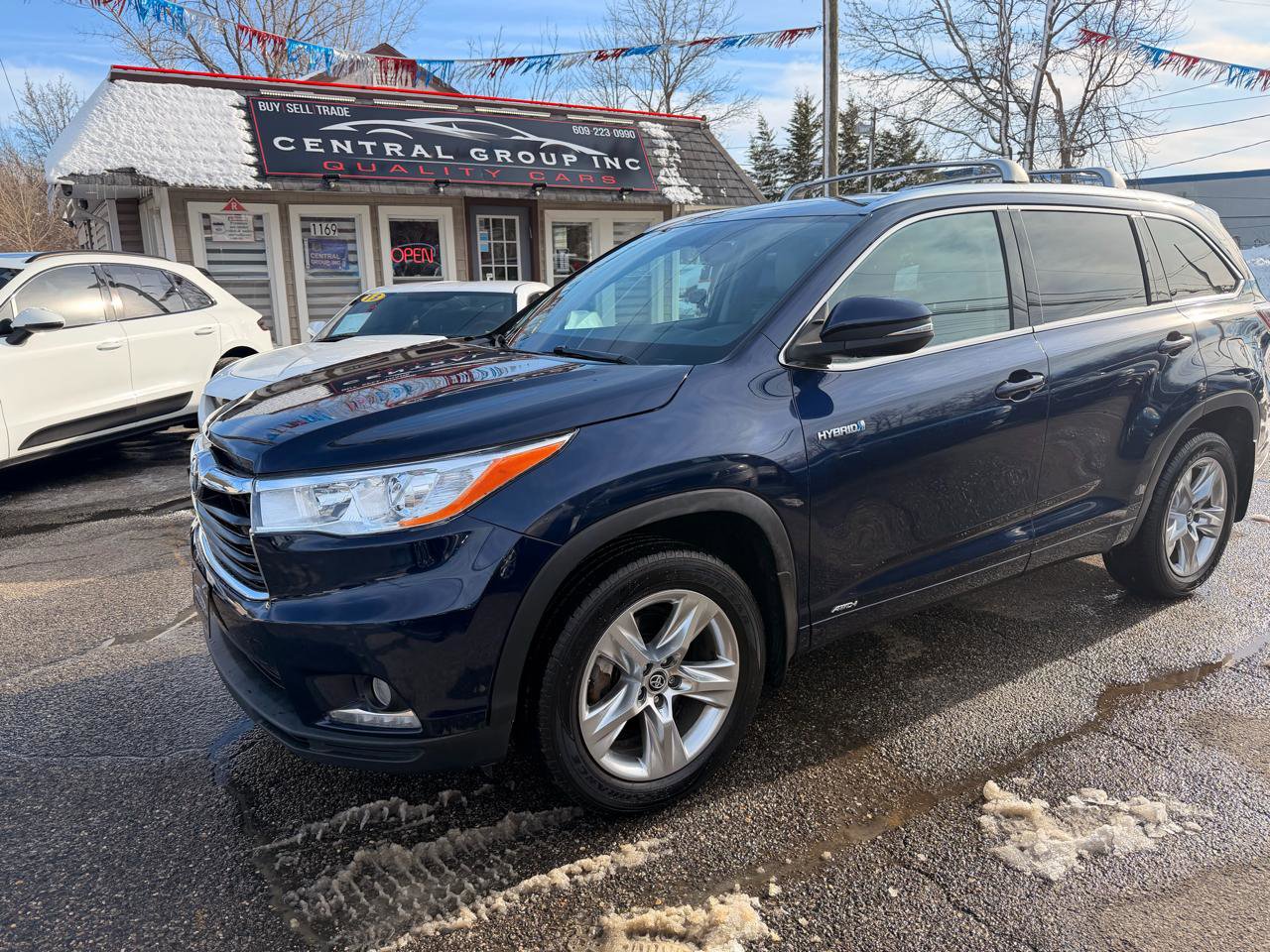 Used 2016 Toyota Highlander Limited Platinum image 2