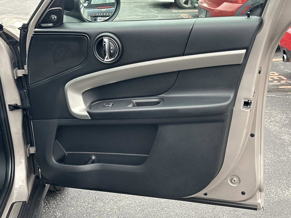 Used 2023 MINI Cooper Countryman SE w/ Storage Package image 10