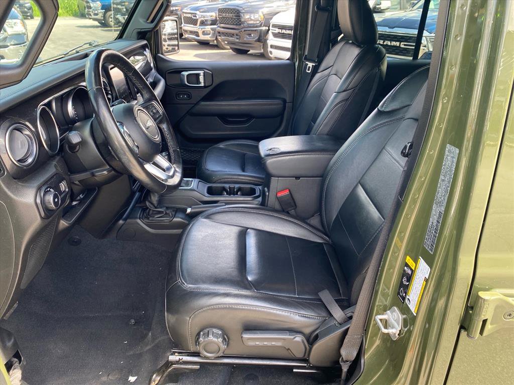 Used 2023 Jeep Wrangler Unlimited Sahara AWD/4WD image 9