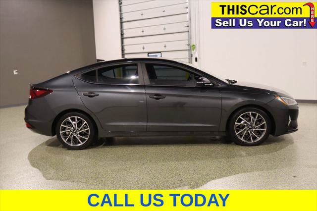 Used 2020 Hyundai Elantra Limited w/ Cargo Package (C1) FWD image 9