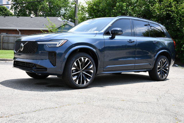 New 2026 Volvo XC90 B6 Ultra w/ Protection Package Premier AWD/4WD image 3
