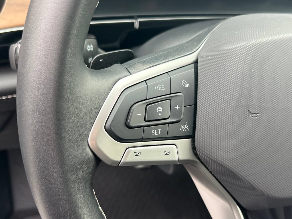 Used 2024 Volkswagen Atlas SE FWD image 24