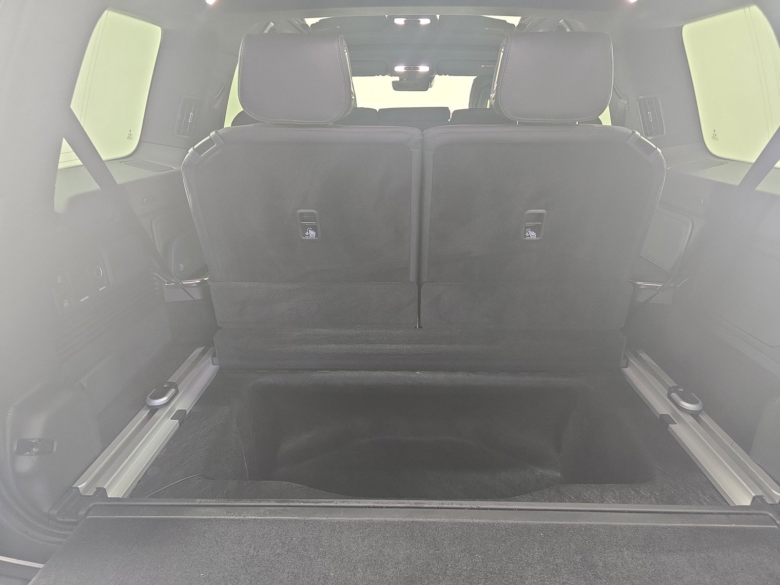 Used 2024 Rivian R1S Adventure image 26