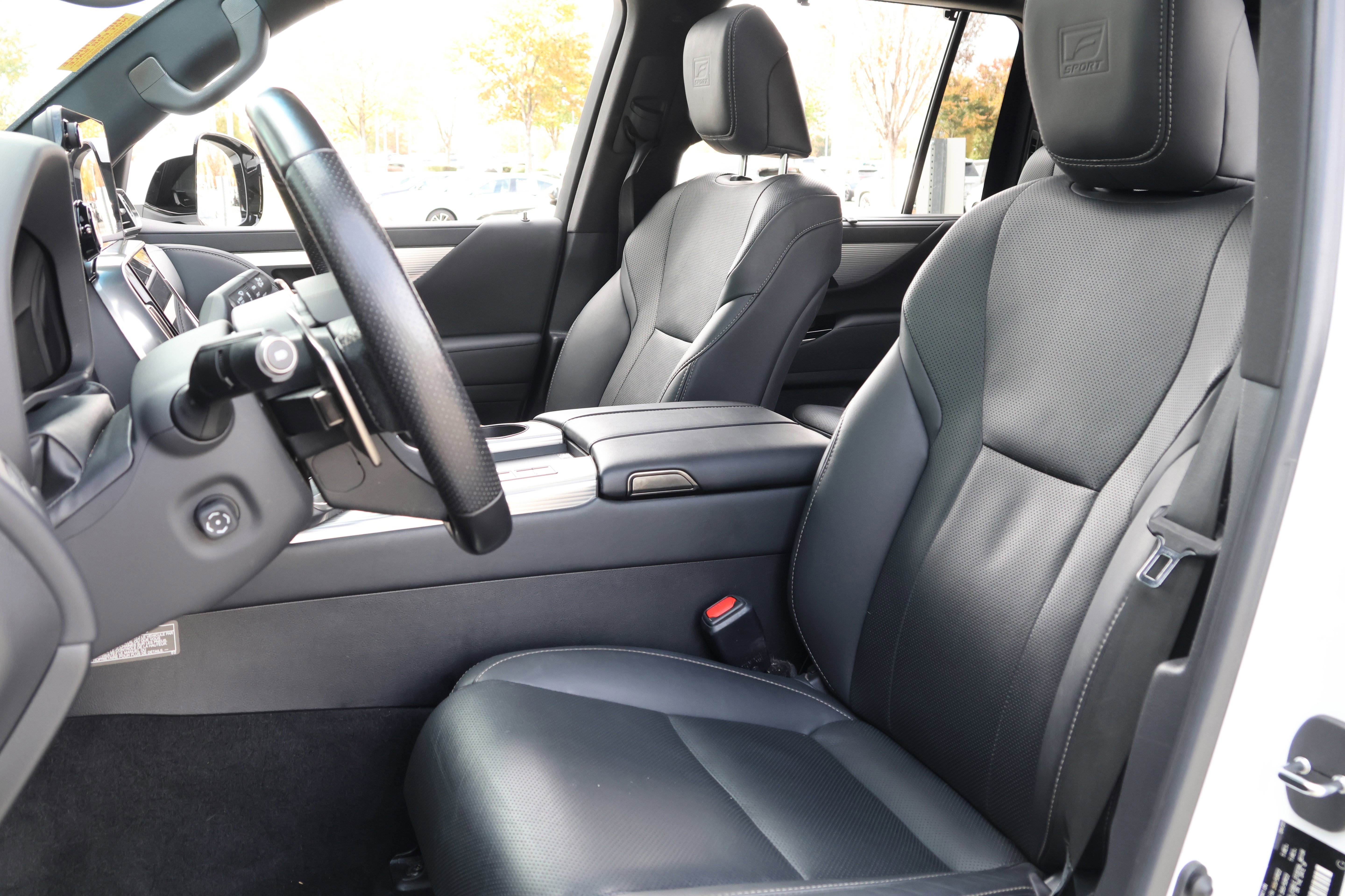 Used 2023 Lexus LX 600 F Sport image 36