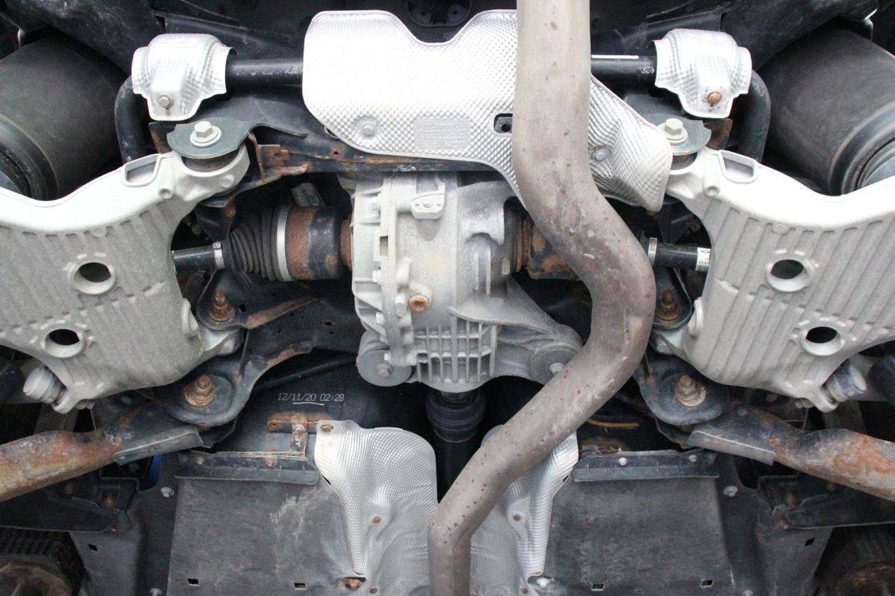Used 2021 Land Rover Defender 110 X-Dynamic SE AWD/4WD image 98