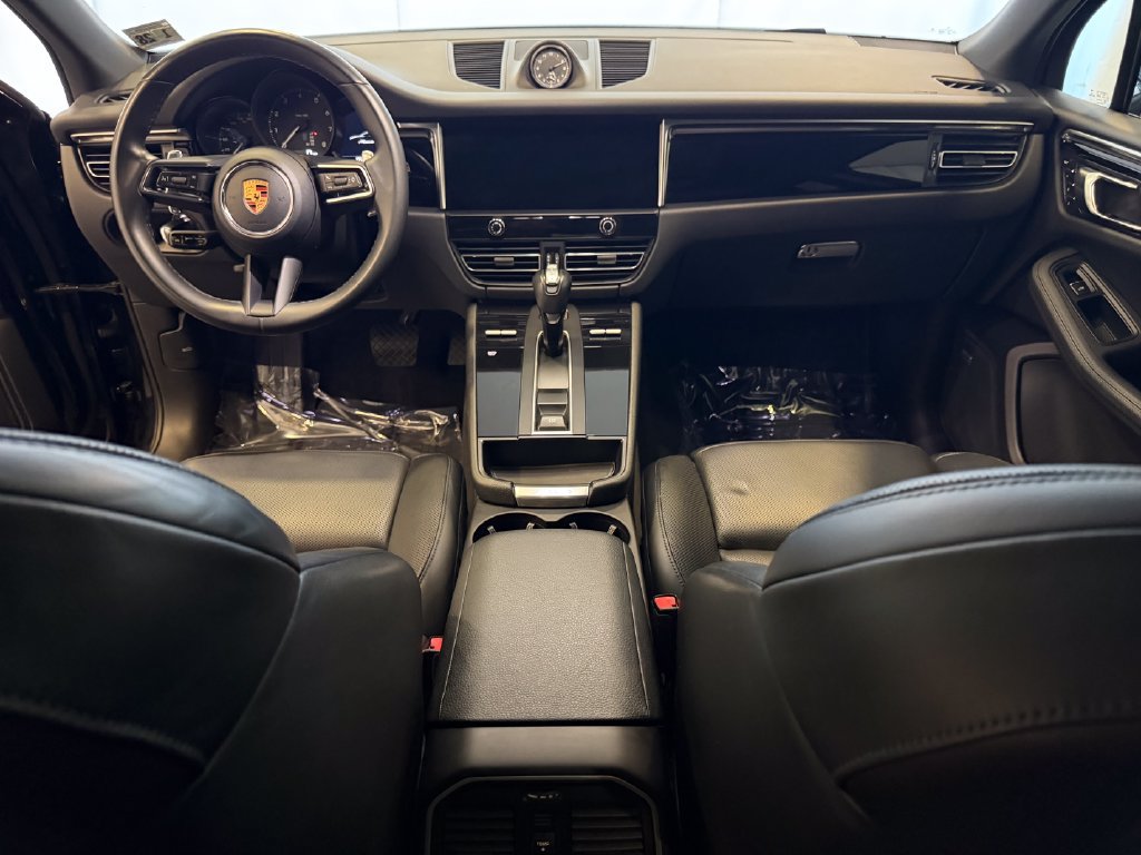Certified 2023 Porsche Macan AWD/4WD image 17