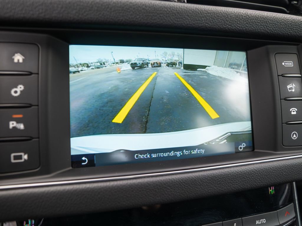 Used 2017 Jaguar XF Premium image 33