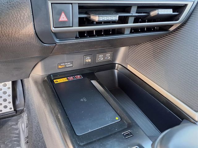 Used 2025 Toyota Camry SE image 19