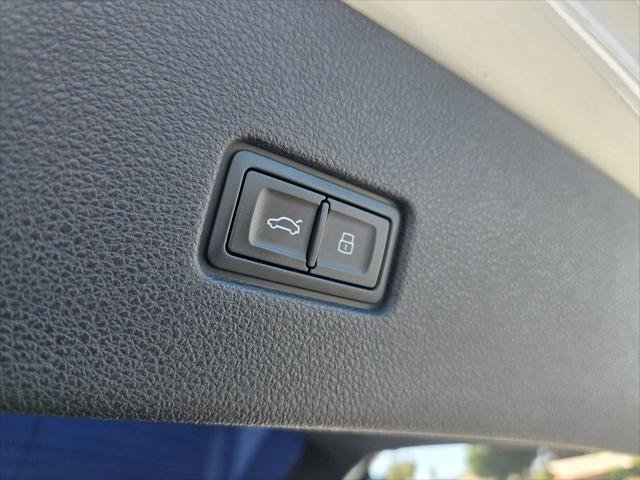 Used 2023 Audi Q8 Premium w/ Convenience Package AWD/4WD image 15