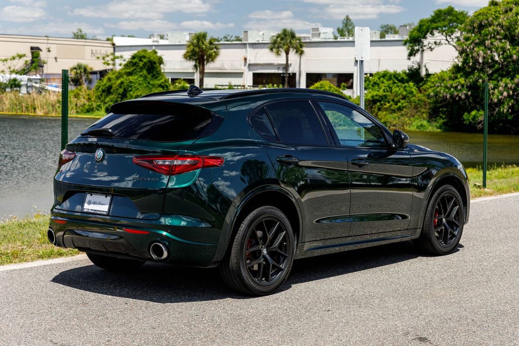 Used 2021 Alfa Romeo Stelvio Ti w/ Nero Edizione AWD/4WD image 3