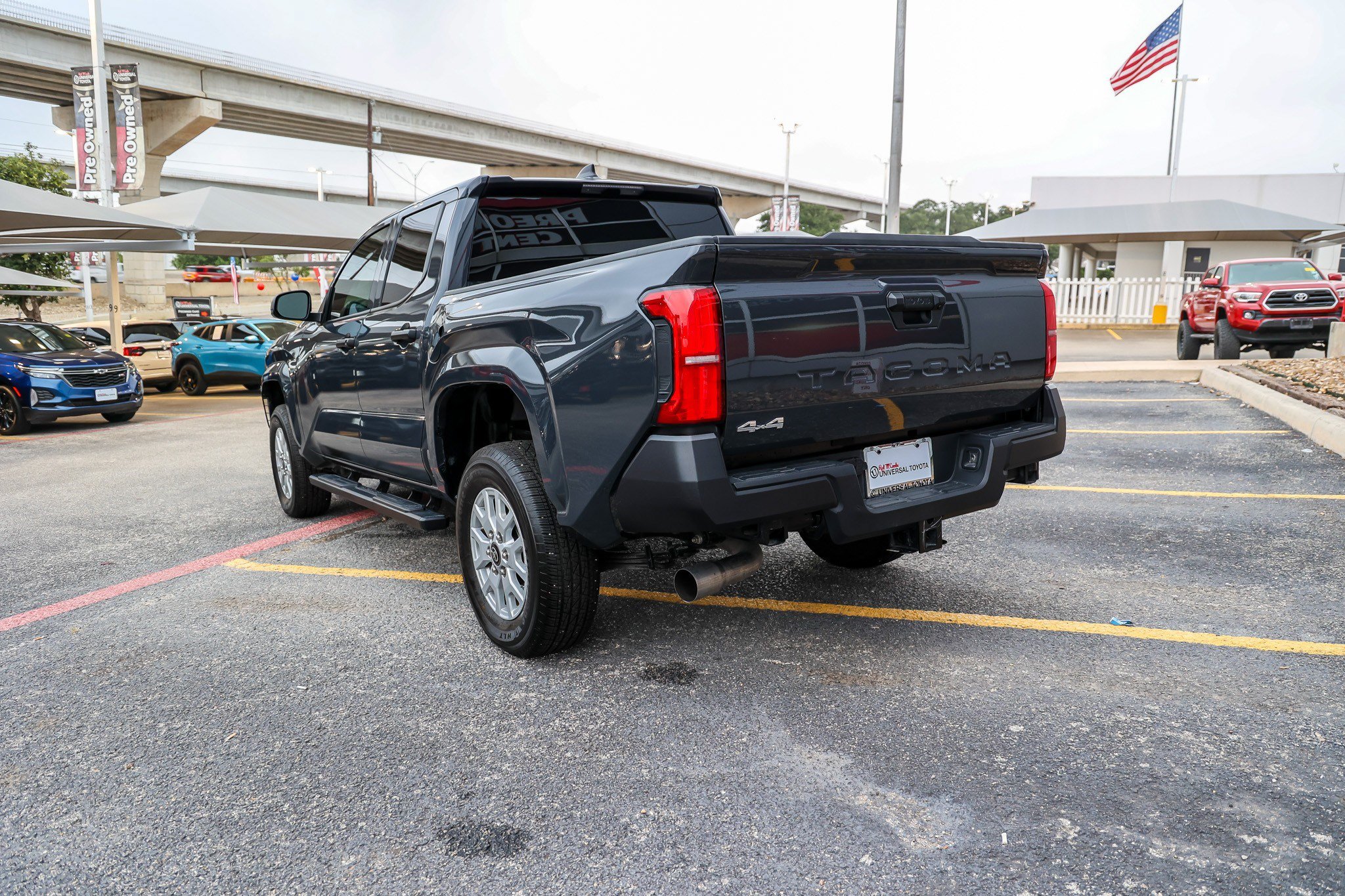 Certified 2025 Toyota Tacoma SR AWD/4WD image 9