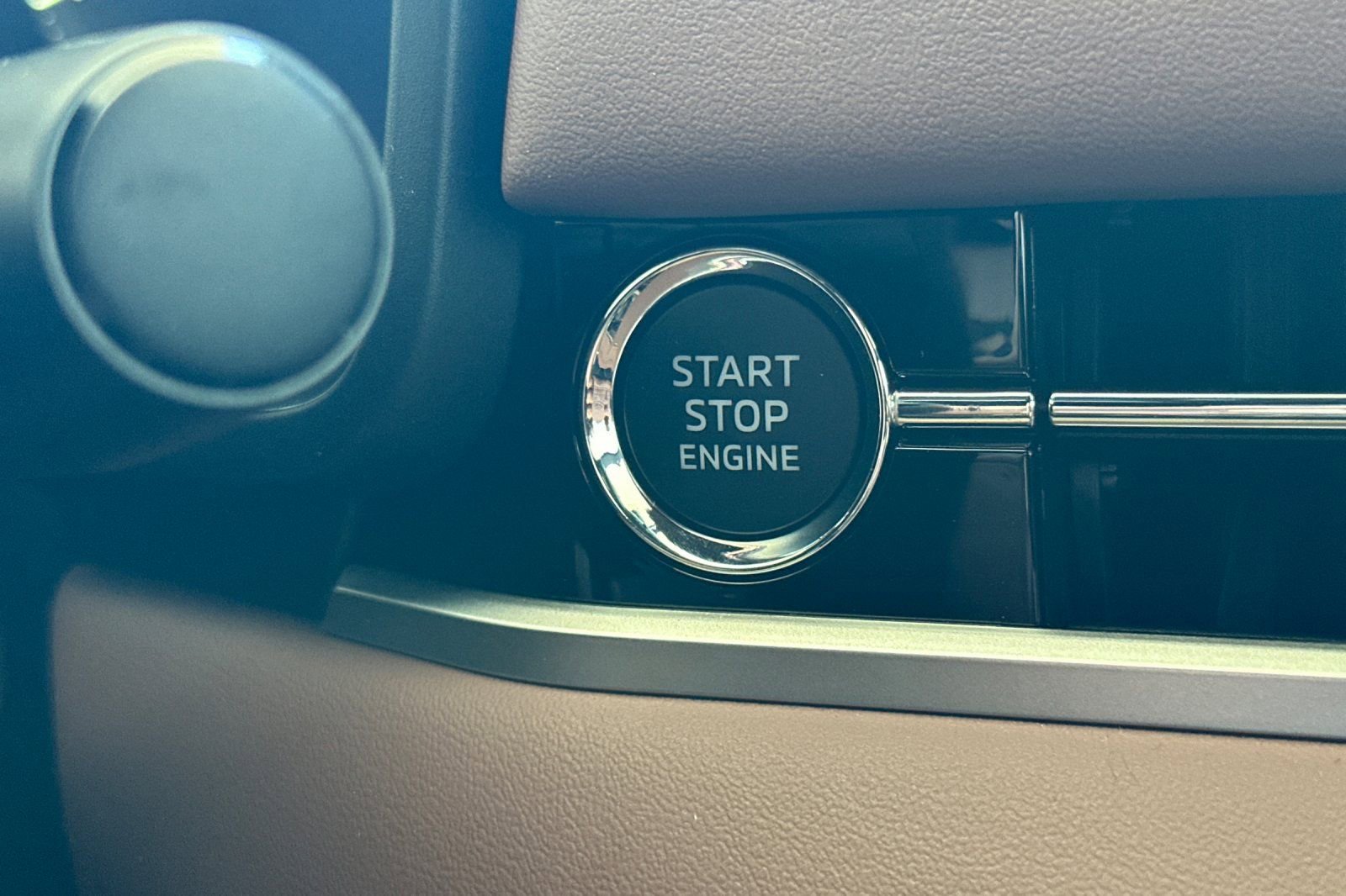 New 2025 Mitsubishi Outlander SEL image 21