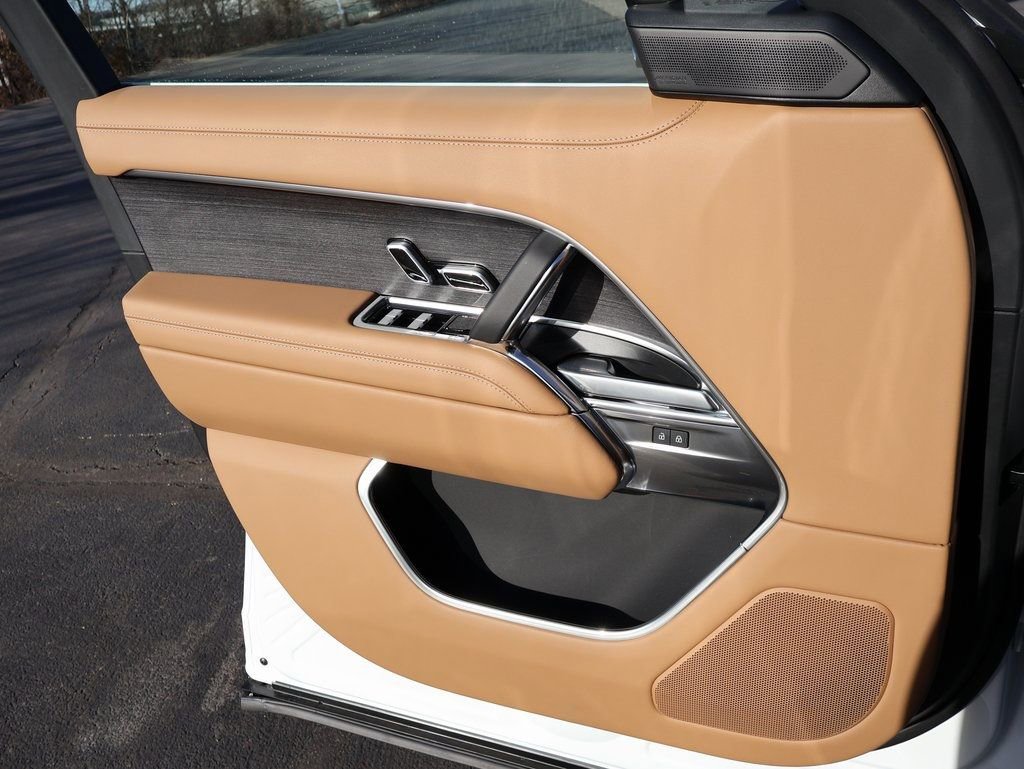 New 2026 Land Rover Range Rover SE AWD/4WD image 34
