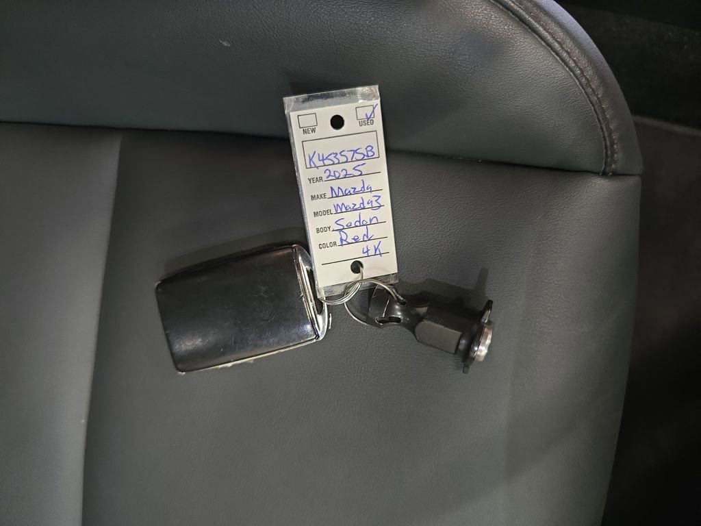 Used 2025 MAZDA MAZDA3 s image 33