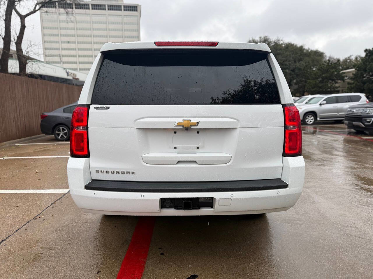 Used 2018 Chevrolet Suburban LT image 5