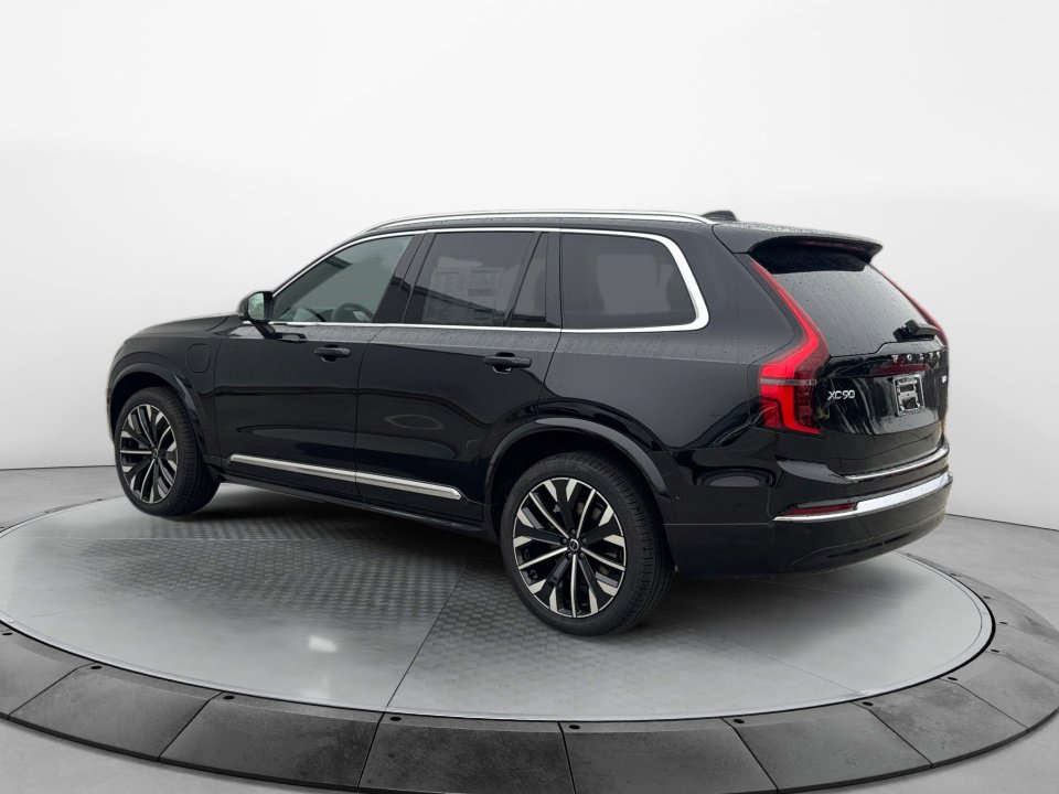 New 2026 Volvo XC90 T8 Plus w/ Protection Package Premier image 5