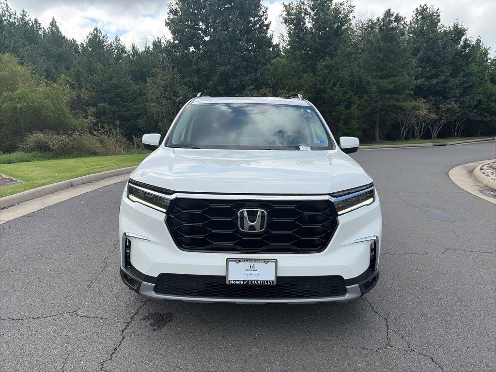 Certified 2025 Honda Pilot Touring image 2