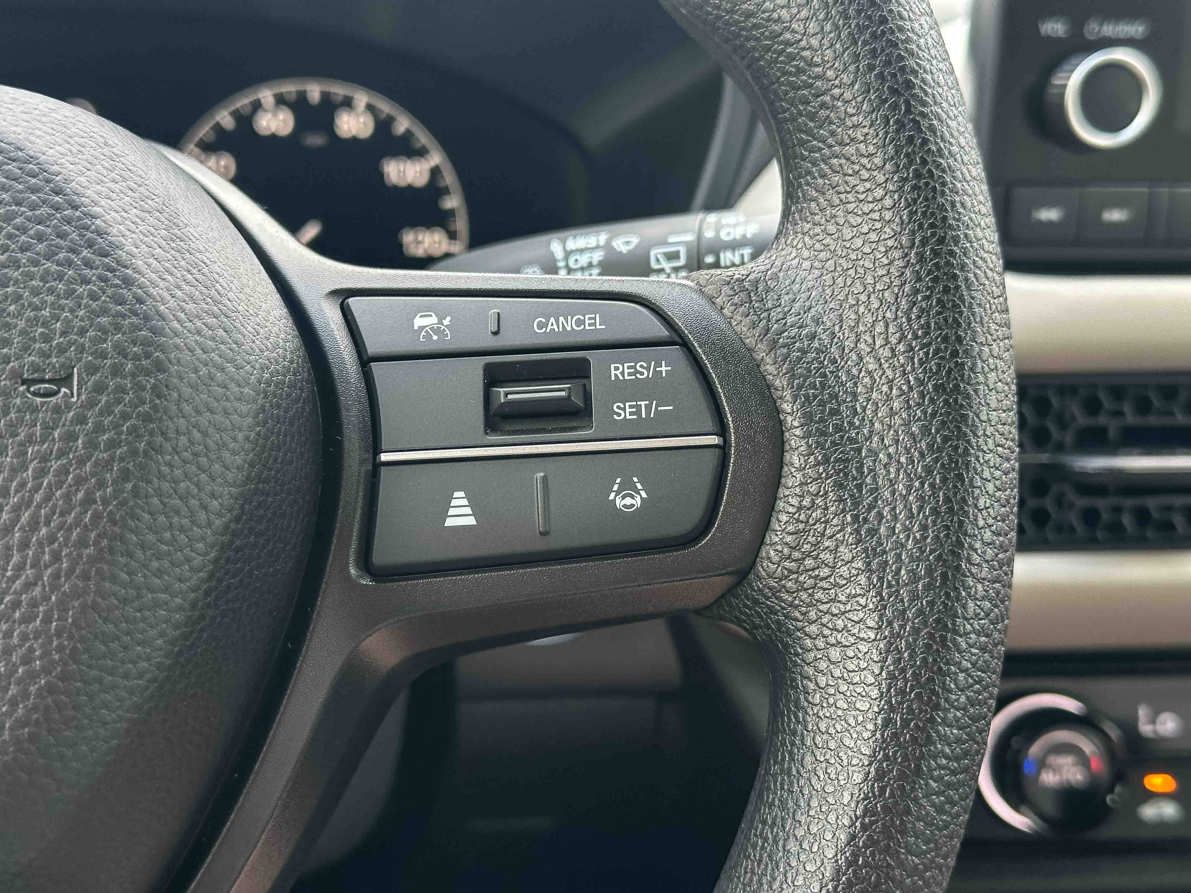 Certified 2025 Honda HR-V LX image 28