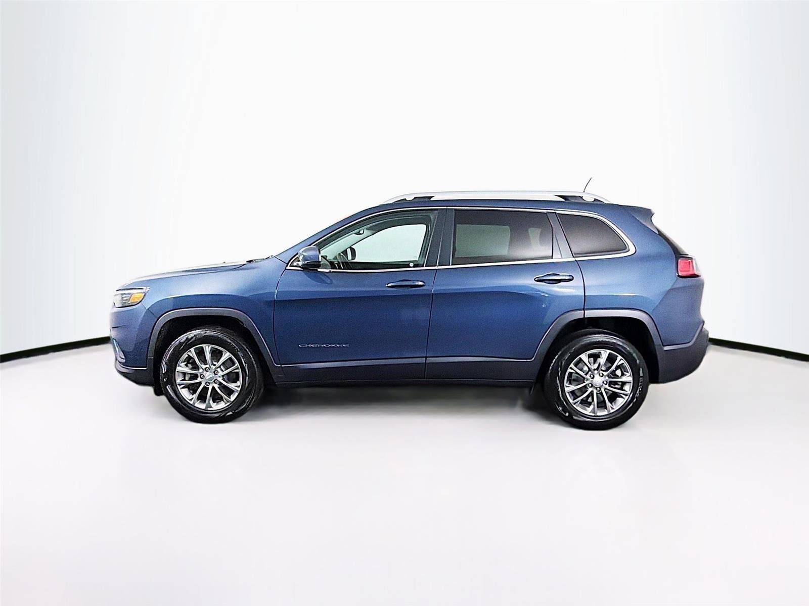 Used 2021 Jeep Cherokee Latitude Lux w/ Comfort/Convenience Group image 4
