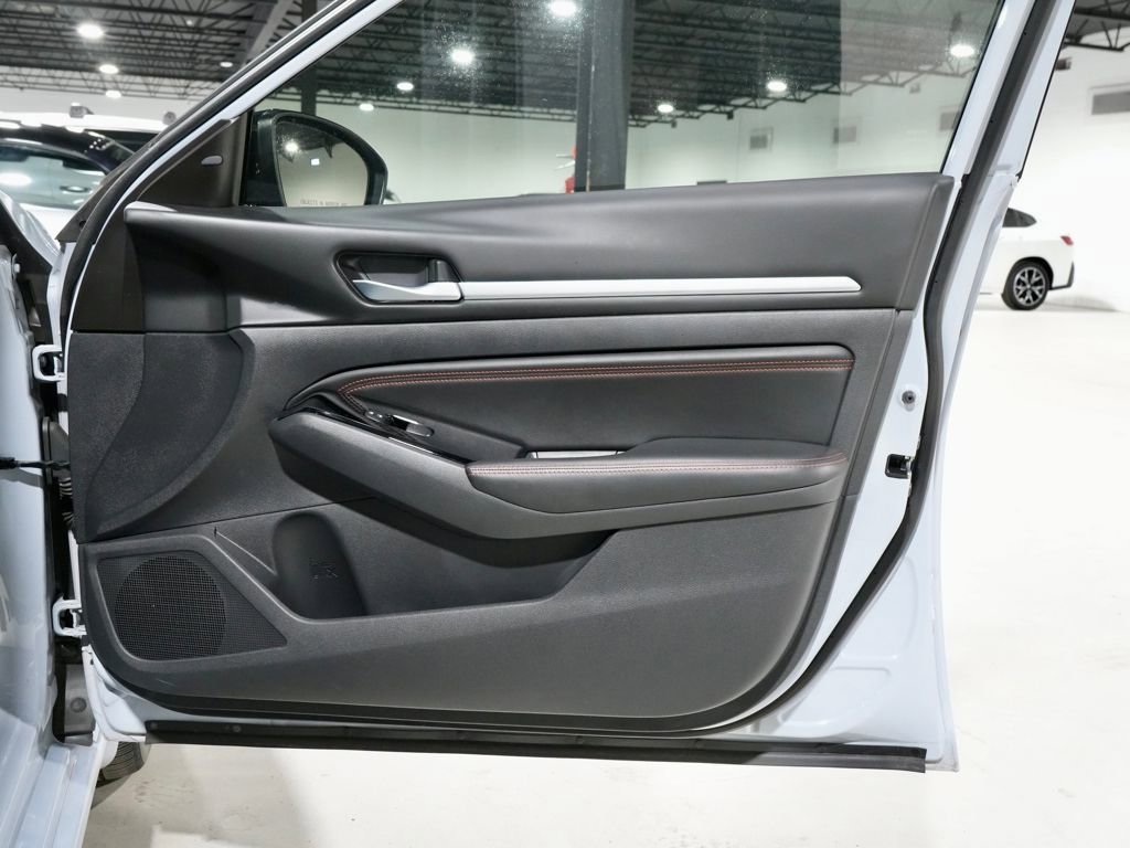 Used 2023 Nissan Altima 2.5 SR image 24