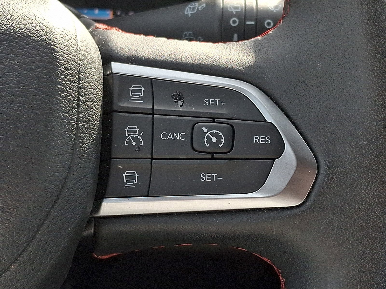 Used 2025 Jeep Compass Trailhawk w/ Trailhawk Elite Group image 20