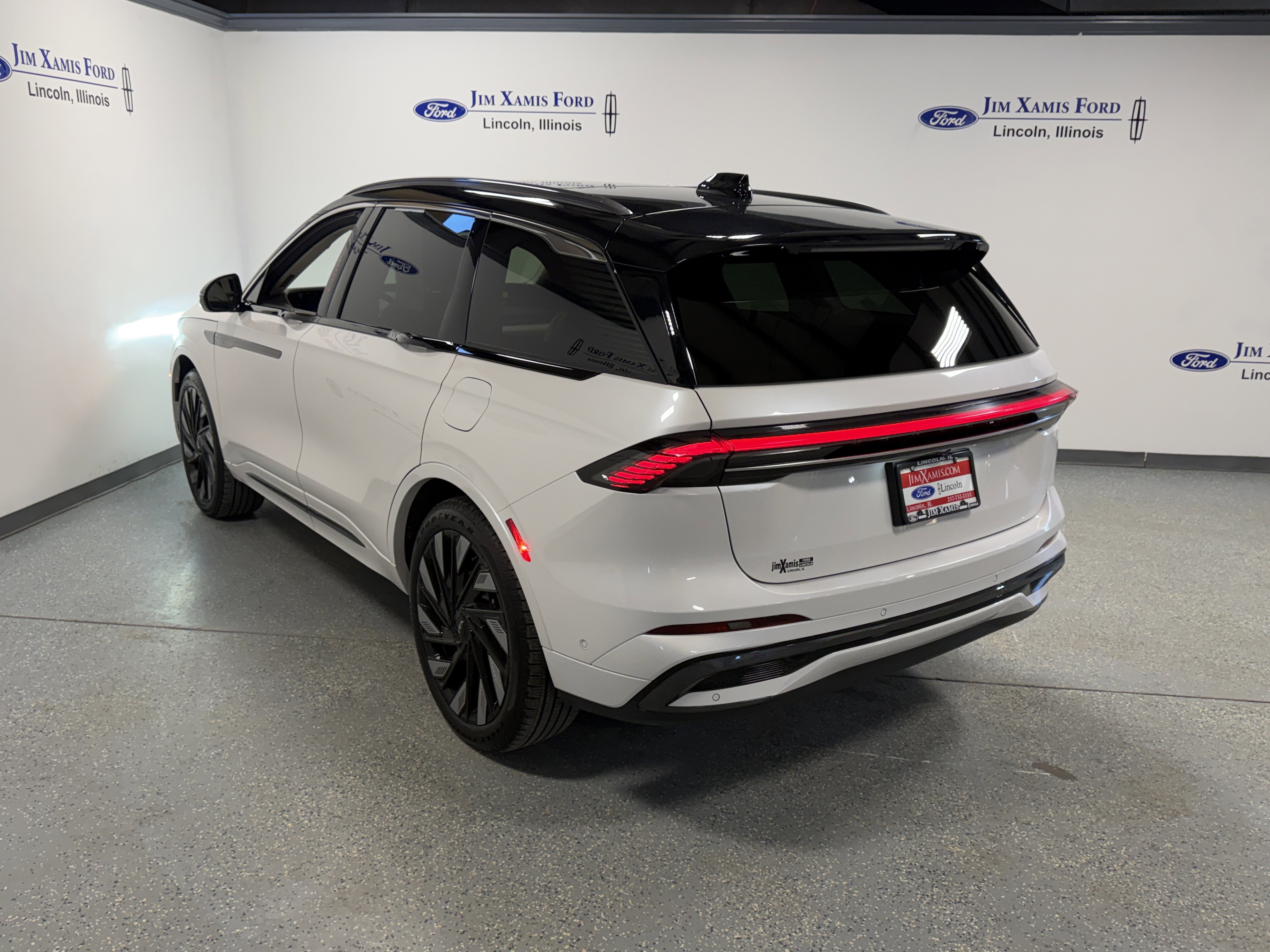 Used 2024 Lincoln Nautilus Black Label w/ Jet Appearance Package (87T) image 30