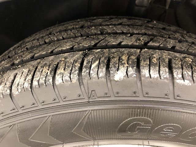 Used 2019 Kia Sorento LX image 28