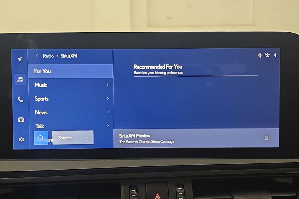 Used 2023 Lexus ES 300h Ultra Luxury image 17