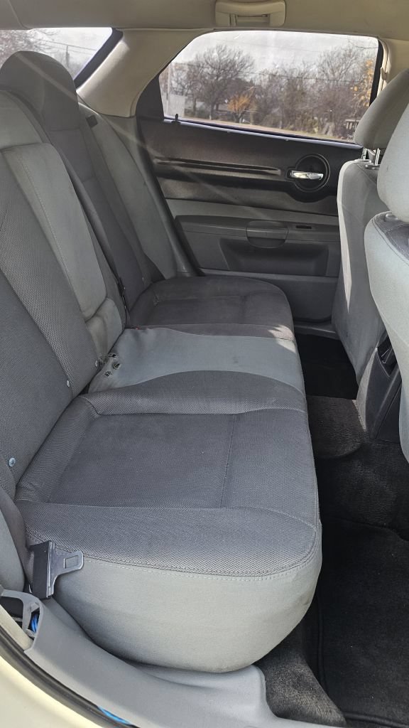 Used 2005 Dodge Magnum SE RWD image 9