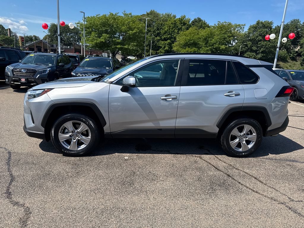 Used 2025 Toyota RAV4 XLE AWD/4WD image 4