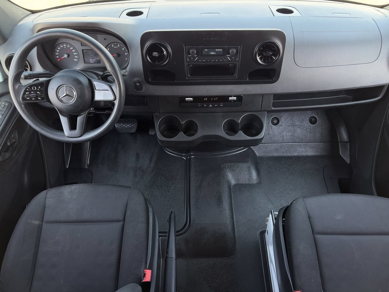 Used 2023 Mercedes-Benz Sprinter 2500 image 11