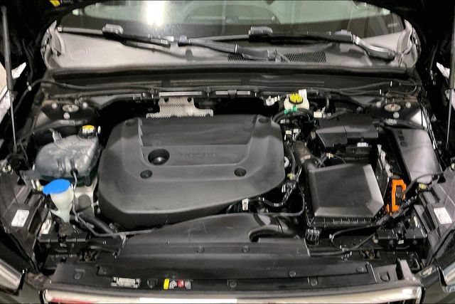 Certified 2023 Volvo XC40 B4 Plus w/ Driver Assist Package FWD image 13