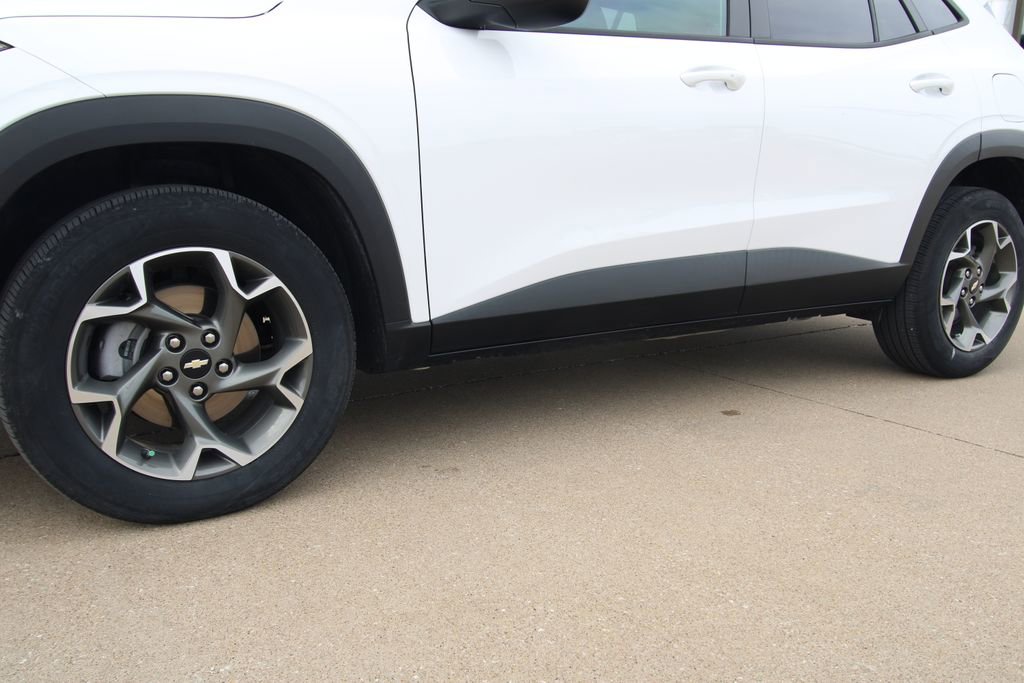 Used 2024 Chevrolet Trax LT w/ Driver Confidence Package FWD image 10