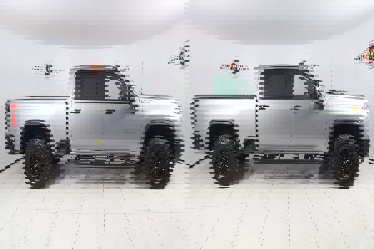 Used 2025 Chevrolet Silverado 2500 ZR2 image 2