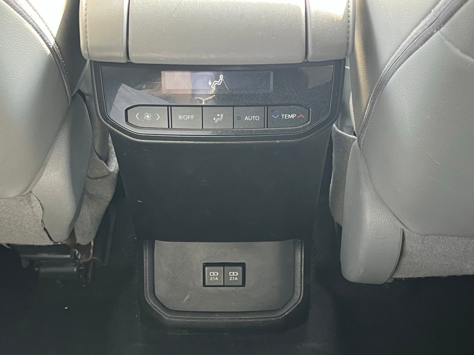 Used 2021 Toyota Highlander XLE image 21