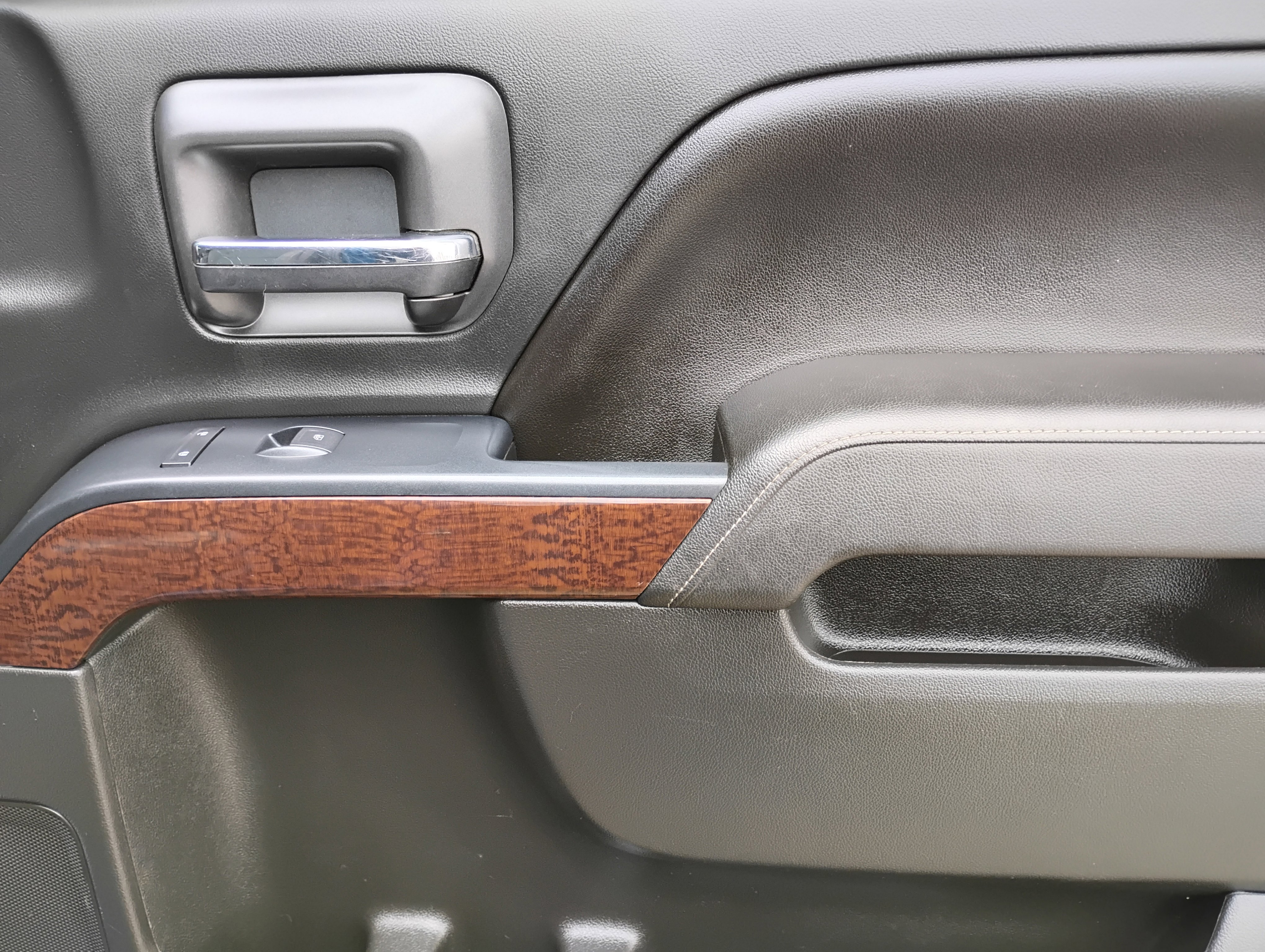 Used 2017 GMC Sierra 1500 SLE w/ SLE Value Package image 18