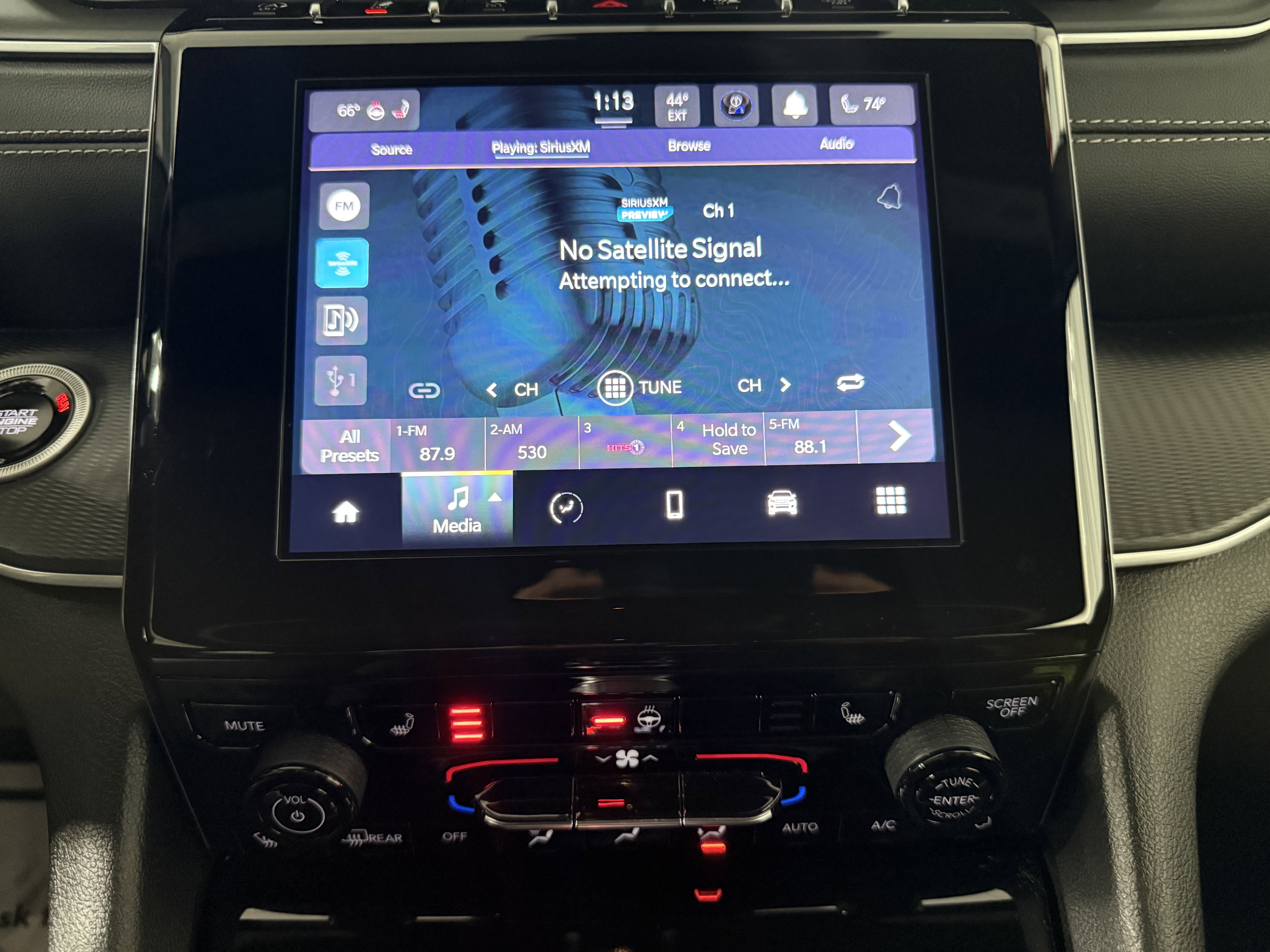 Used 2024 Jeep Grand Cherokee L Laredo w/ Luxury Tech Group I image 32