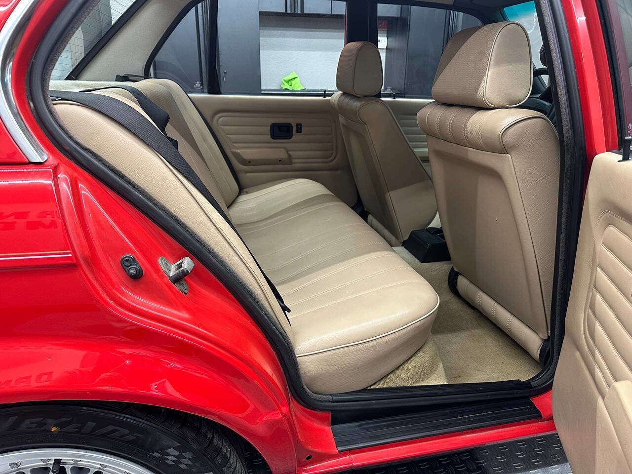 Used 1991 BMW 318i Sedan image 40