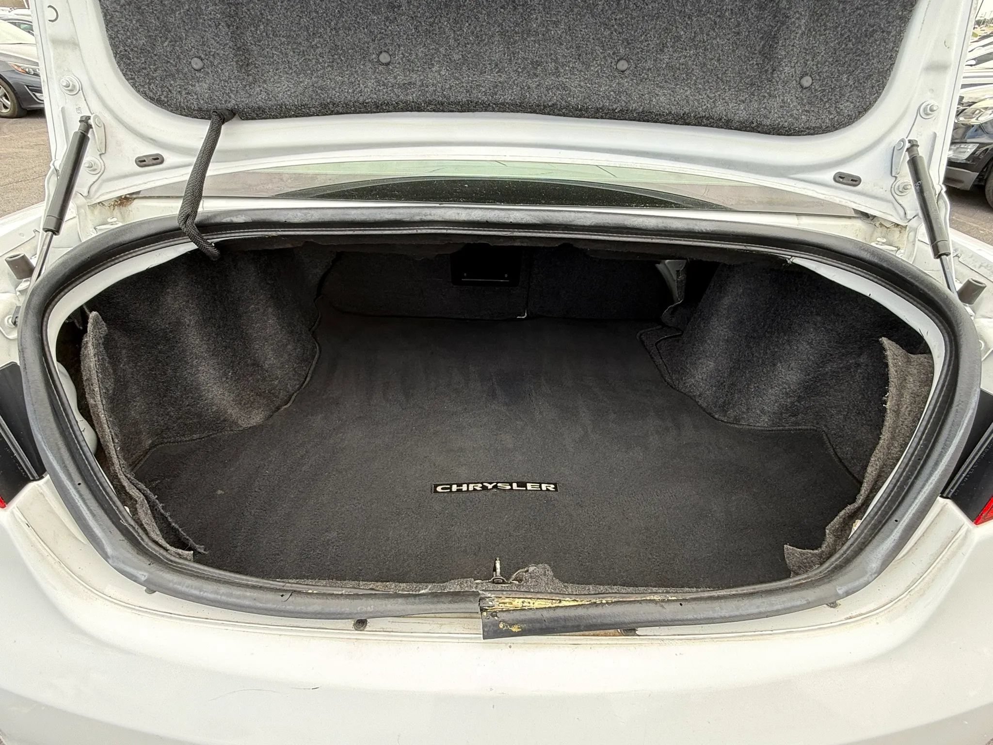 Used 2013 Chrysler 200 Touring FWD image 6
