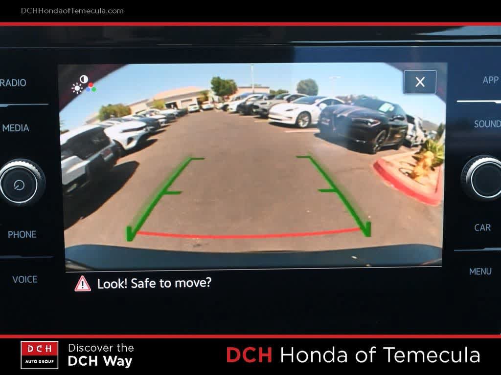 Used 2025 Volkswagen Jetta SE FWD image 13