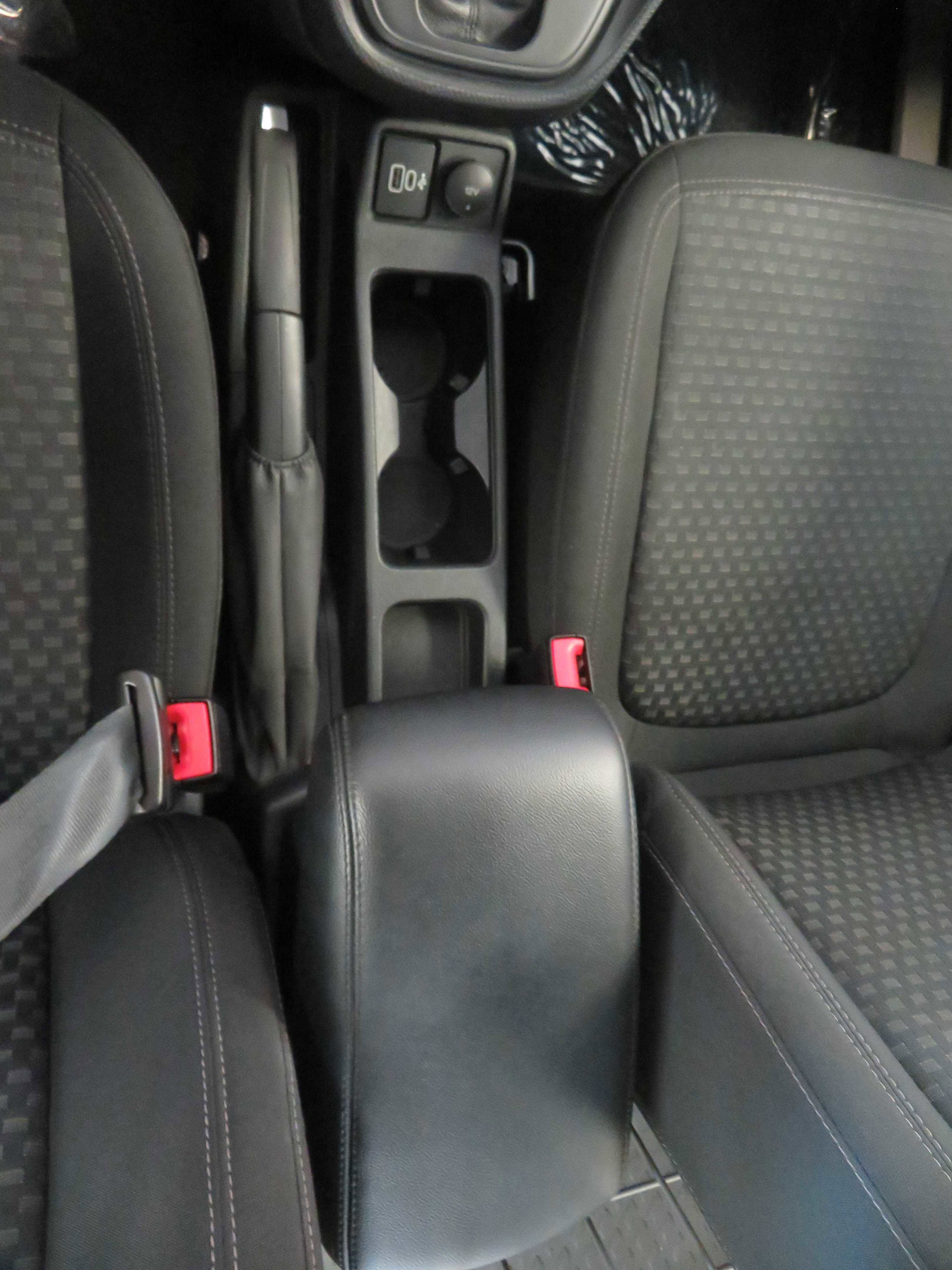 Used 2022 Ford Transit Connect XLT image 54