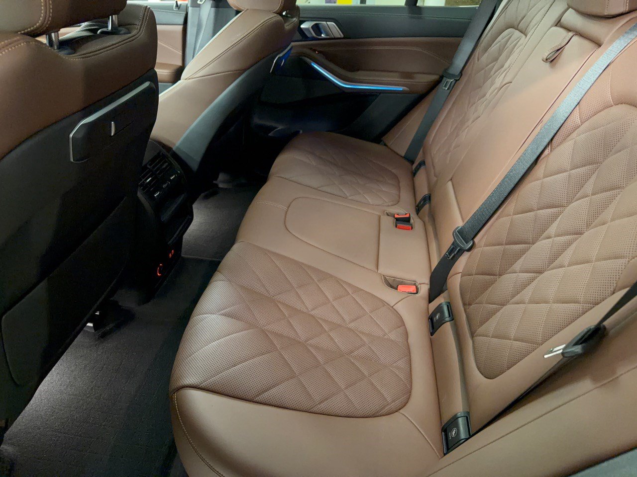 Certified 2024 BMW X5 xDrive50e w/ Premium Package AWD/4WD image 25